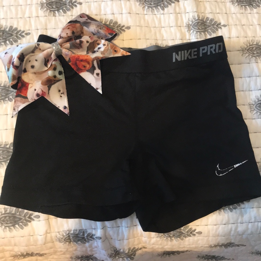 Black Nike Pros